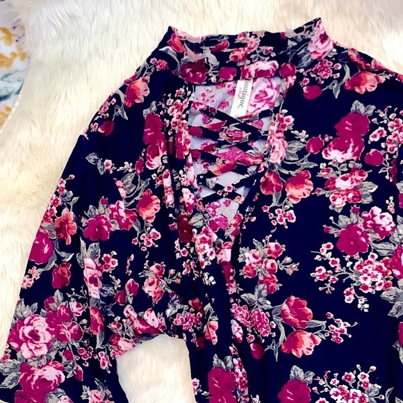 Pretty Short-Sleeve All-Over Floral Pattern MIDI T-Shirt Dress•So Soft & Comfy - Picture 7 of 16